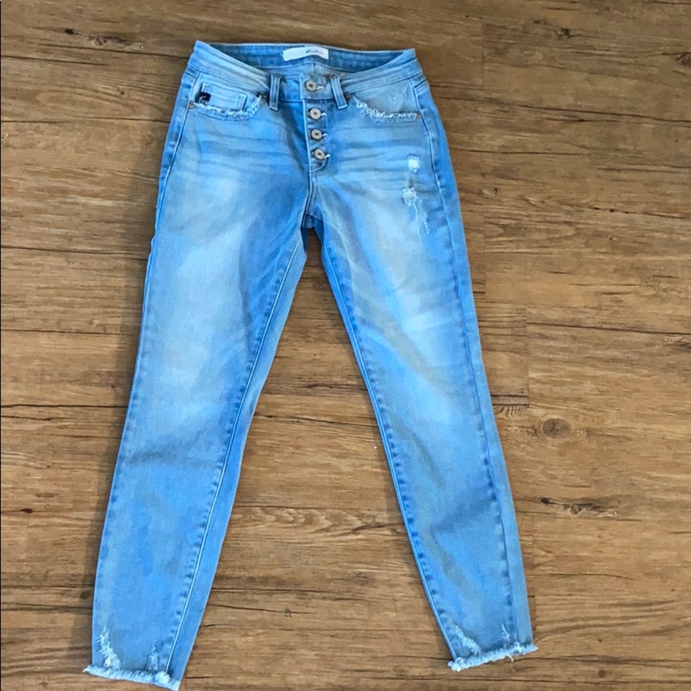 ⭐️KanCan ButtonFly Light Wash Jeans⭐️